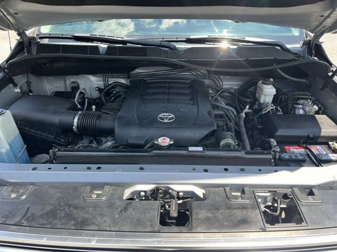 Used 2018 Toyota Tundra Limited w/ Limited Premium Package AWD/4WD image 28