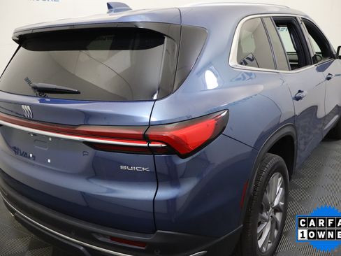 Used 2025 Buick Enclave Preferred FWD image 5