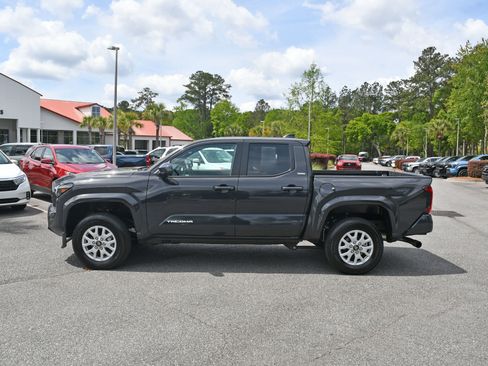 Used 2026 Toyota Tacoma SR5 image 2