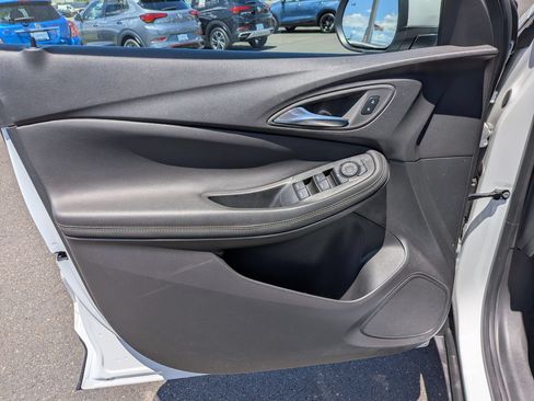 Certified 2024 Buick Encore GX Preferred FWD image 19