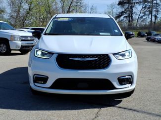 Used 2024 Chrysler Pacifica Touring-L FWD video 2