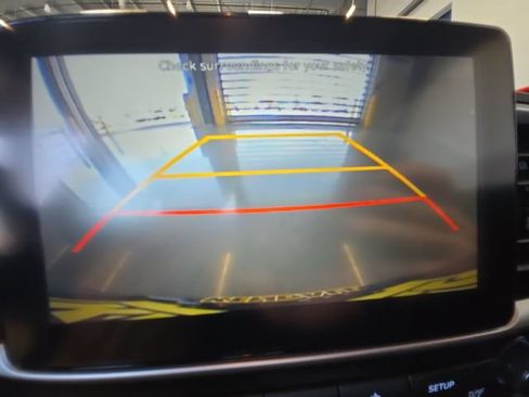 Used 2021 Hyundai Venue SEL FWD image 16