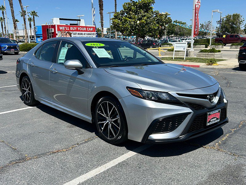 Used 2023 Toyota Camry SE FWD image 2