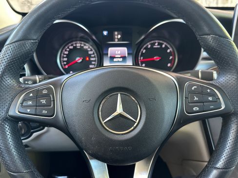 Used 2019 Mercedes-Benz GLC 300 4MATIC image 15