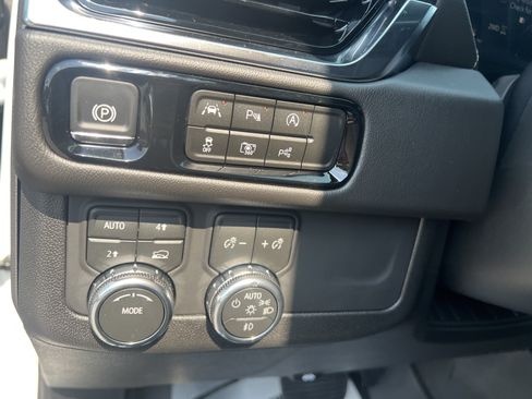 New 2026 GMC Yukon Denali AWD/4WD image 10