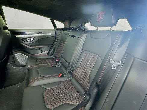 Used 2020 Lamborghini Urus Base image 24