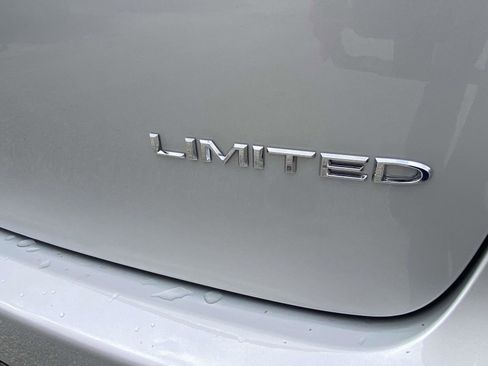 New 2026 Chrysler Pacifica Limited image 26