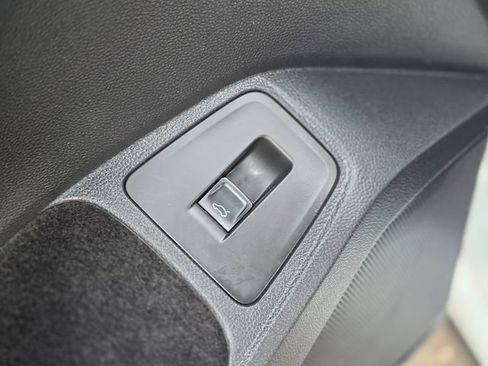 Used 2024 Volkswagen Tiguan Wolfsburg Edition image 25