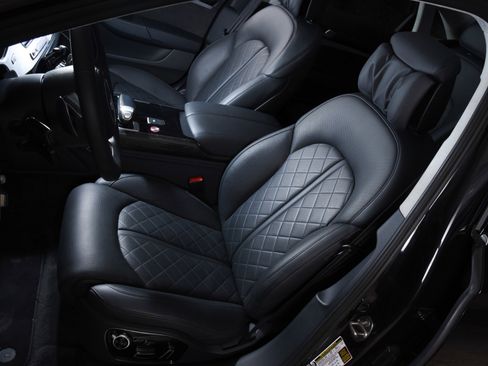 Used 2015 Audi S8 image 5