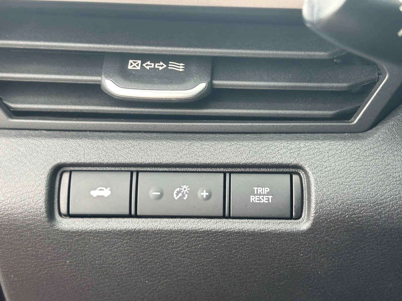 Used 2025 Nissan Altima 2.5 SV FWD image 20