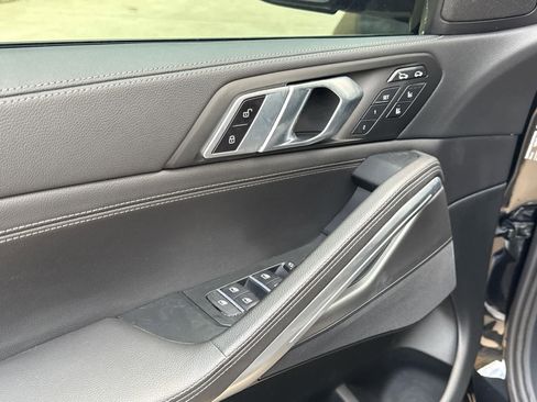 Certified 2022 BMW X6 xDrive40i w/ M Sport Package image 12