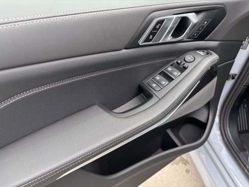 Used 2026 BMW X5 sDrive40i w/ Executive Package image 13