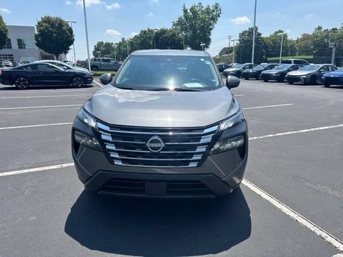 Used 2025 Nissan Rogue SV FWD image 10