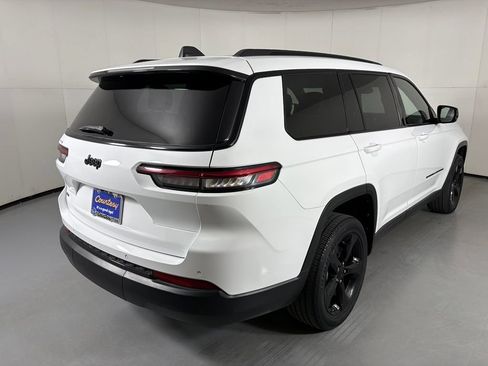 Used 2022 Jeep Grand Cherokee L Laredo RWD image 8