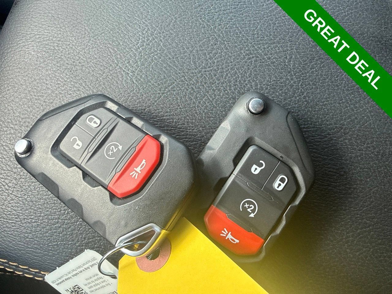 Used 2025 Jeep Wrangler Unlimited Sahara w/ Safety Group AWD/4WD image 27