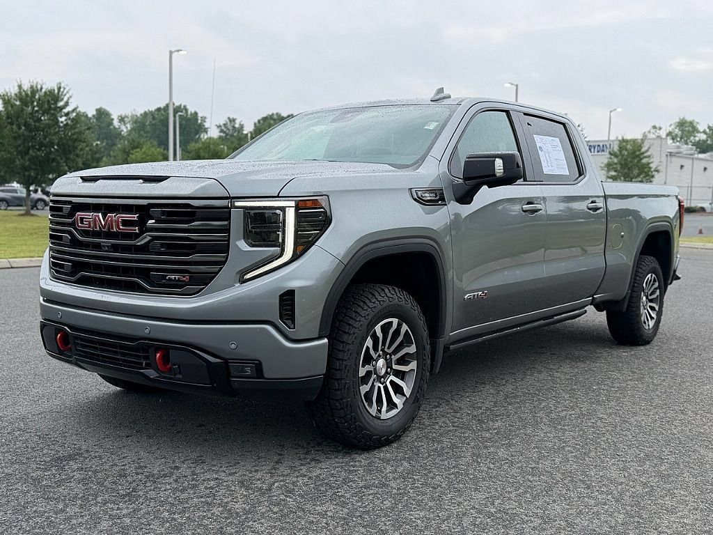 Used 2023 GMC Sierra 1500 AT4 w/ AT4 Premium Package AWD/4WD image 8