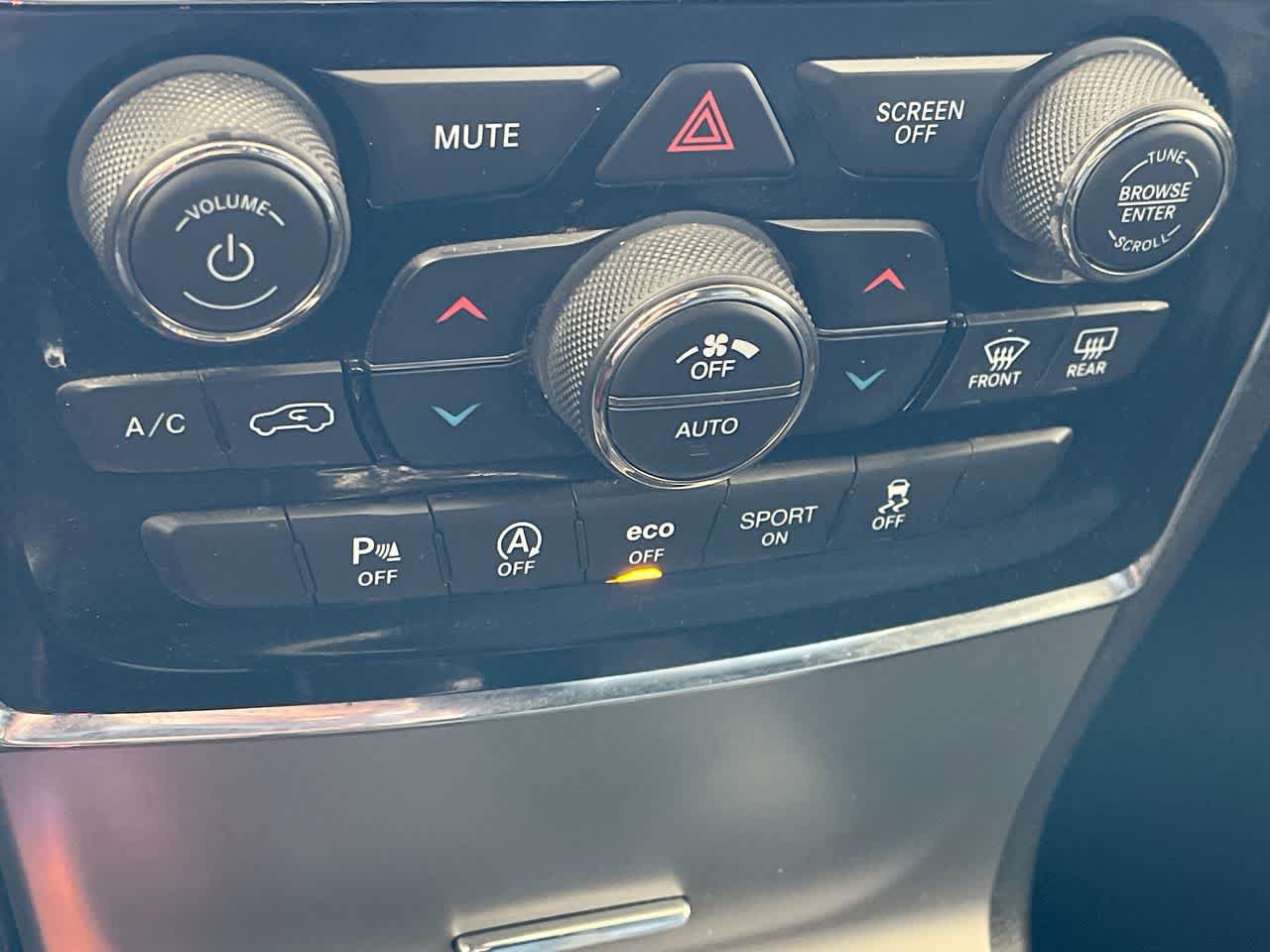 Used 2019 Jeep Grand Cherokee Limited AWD/4WD image 19