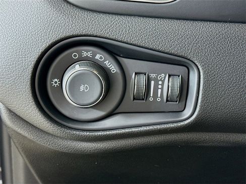 Used 2022 Jeep Renegade Latitude image 10