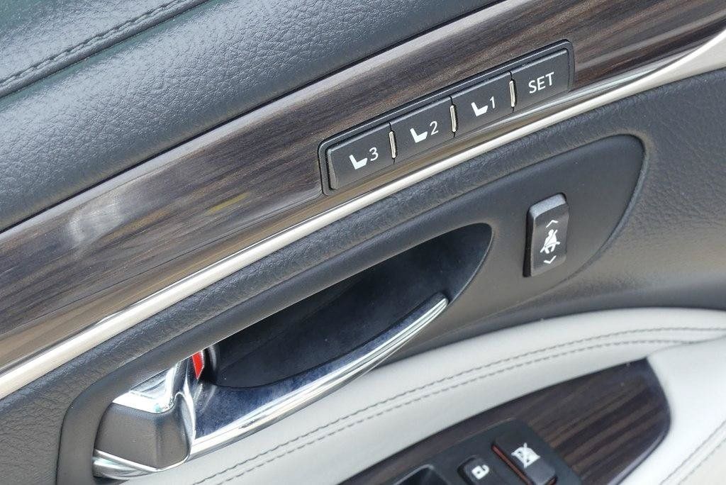 Used 2014 Lexus LS 460 w/ Comfort Package RWD image 10