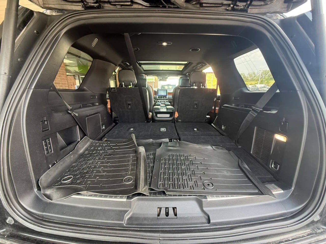 Used 2018 Lincoln Navigator Reserve AWD/4WD image 39