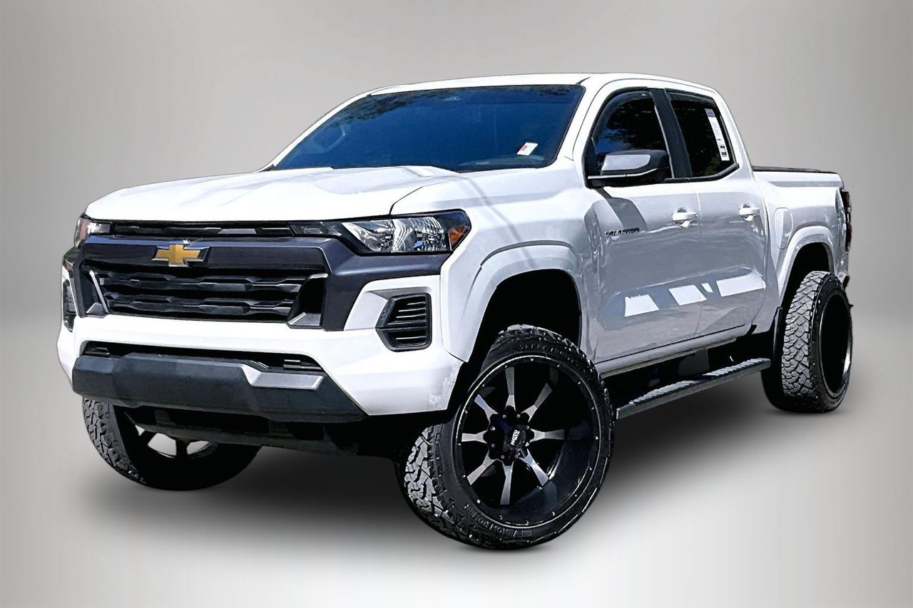 Used 2023 Chevrolet Colorado LT RWD image 1