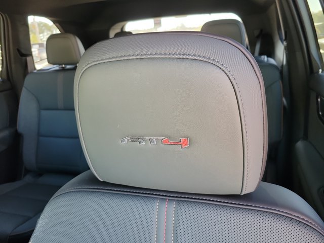 Used 2026 GMC Acadia AT4 w/ Luxury Package AWD/4WD image 15