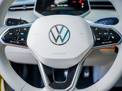 New 2025 Volkswagen ID. Buzz Pro S Plus image 14