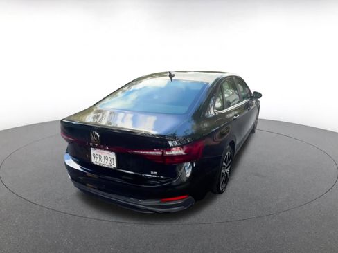 Used 2025 Volkswagen Jetta SE image 14