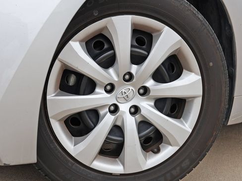 Used 2024 Toyota Corolla LE FWD image 10