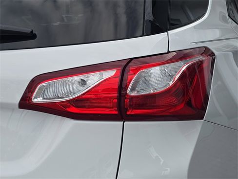 Certified 2019 Chevrolet Equinox LT image 8