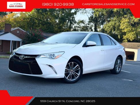 Used 2017 Toyota Camry SE w/ Moonroof Package FWD image 1