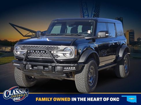 Used 2024 Ford Bronco Badlands image 3