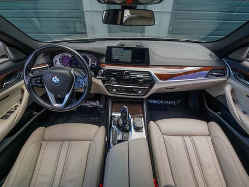 Used 2017 BMW 540i xDrive image 18