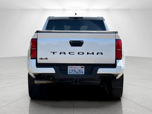 Used 2025 Toyota Tacoma TRD Sport AWD/4WD image 4