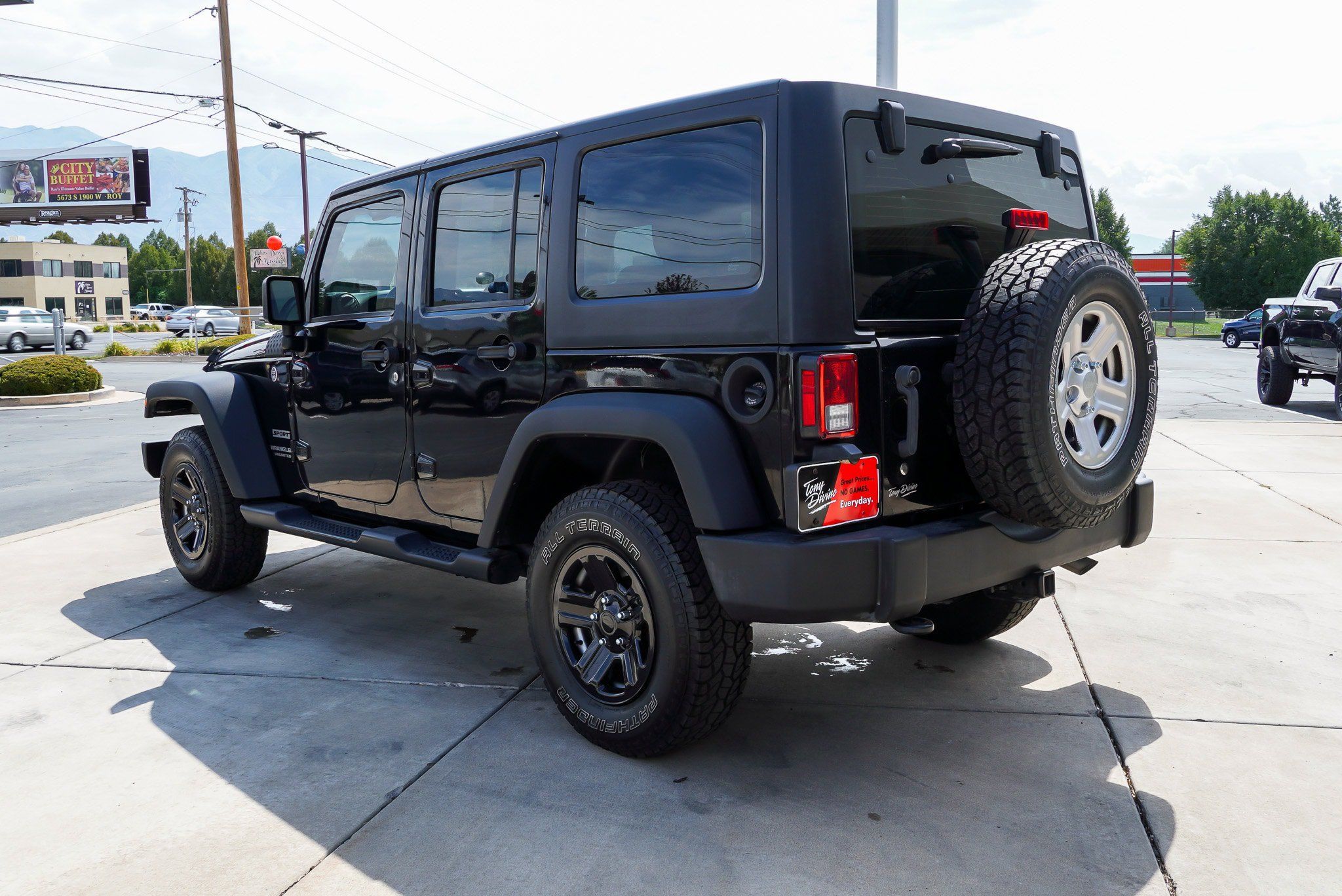 Used 2017 Jeep Wrangler Unlimited Sport w/ Max Tow Package AWD/4WD image 6