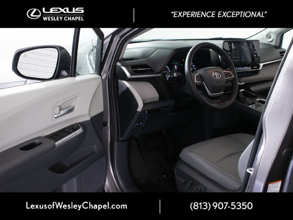Used 2021 Toyota Sienna XLE w/ XLE Plus Package AWD/4WD image 13