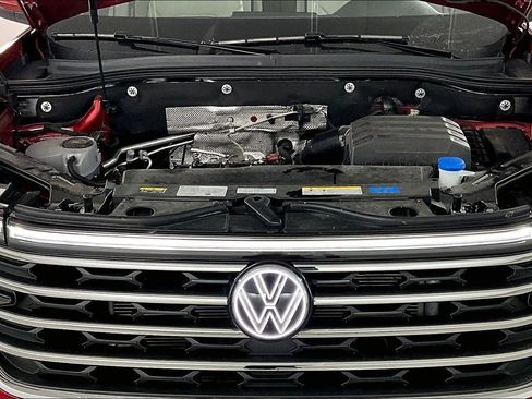Used 2024 Volkswagen Atlas SE image 31