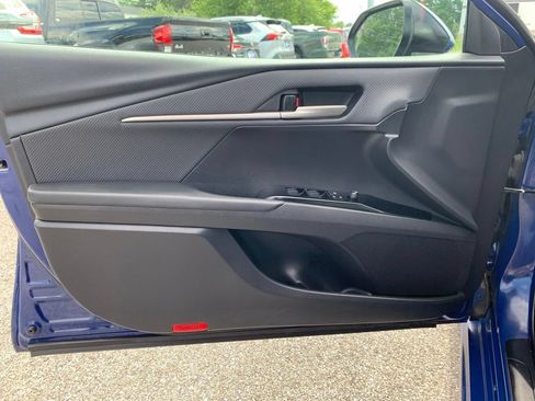 Used 2025 Toyota Camry SE FWD image 18