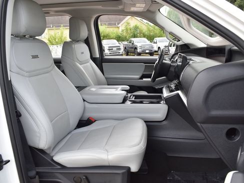 Certified 2025 Ford Expedition Max Platinum w/ Driver's Package AWD/4WD image 32