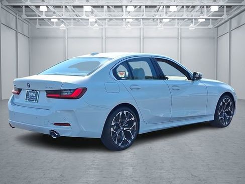 Certified 2025 BMW 330i xDrive Sedan w/ Convenience Package image 4