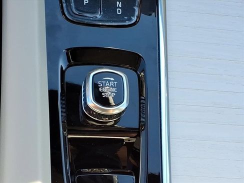 New 2026 Volvo XC60 B5 Ultra w/ Protection Package Premier image 21