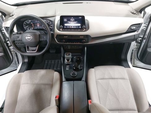 Certified 2025 Nissan Rogue SV AWD/4WD image 9