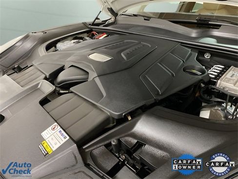 Used 2022 Porsche Cayenne w/ Premium Package image 99