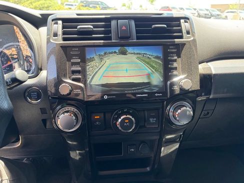 Used 2022 Toyota 4Runner TRD Off-Road Premium AWD/4WD image 30
