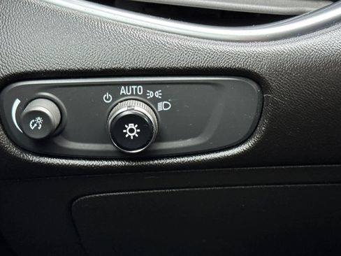 Used 2020 Chevrolet Malibu LT image 29