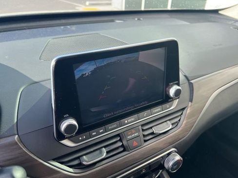 Used 2023 Nissan Altima 2.5 SV image 14