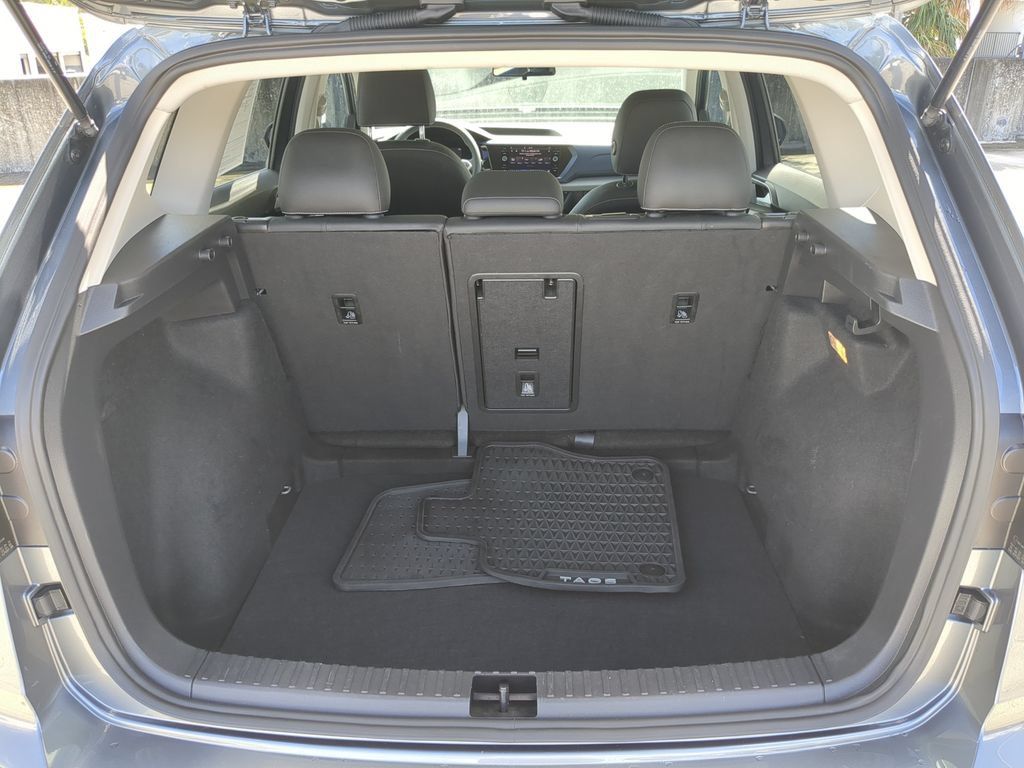Certified 2022 Volkswagen Taos SE FWD image 9