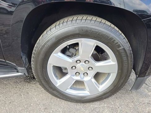 Used 2020 Chevrolet Suburban Premier w/ Premier 6.2L Value Package image 19