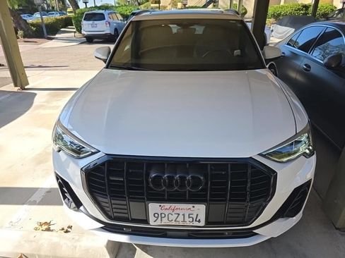 Used 2023 Audi Q3 2.0T Premium w/ Black Optic Sport Package AWD/4WD image 2