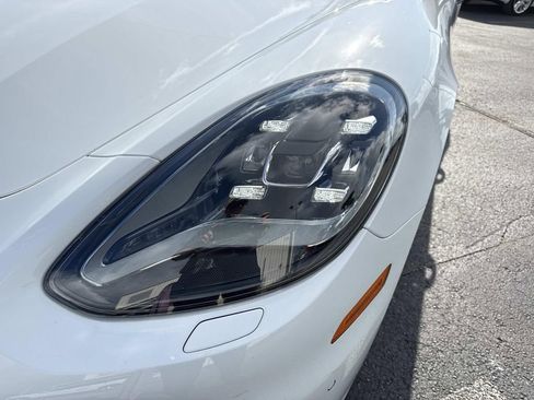 Used 2018 Porsche Panamera 4 image 9
